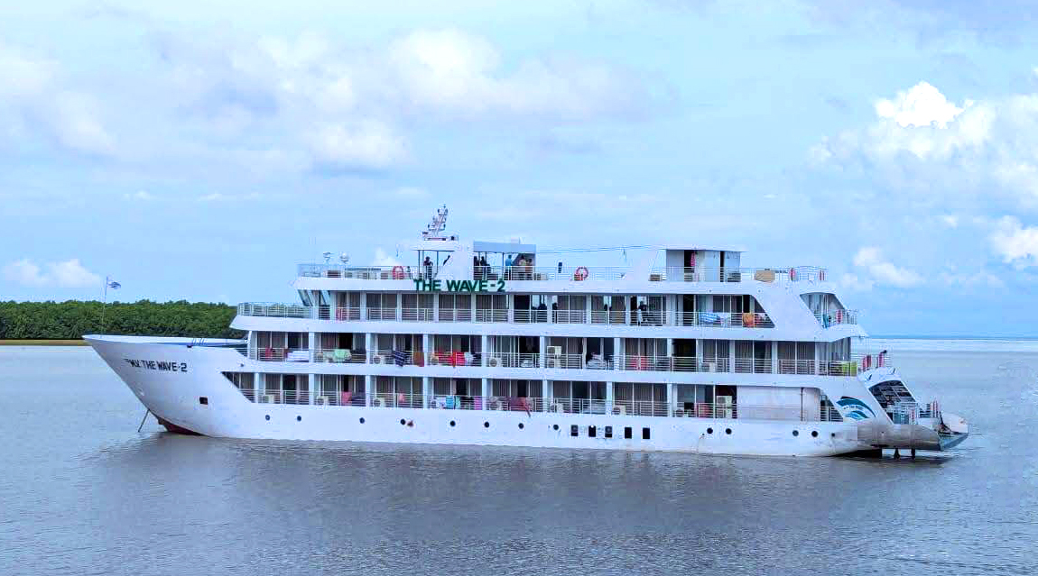 Luxury Cruise Ship in Sundarban